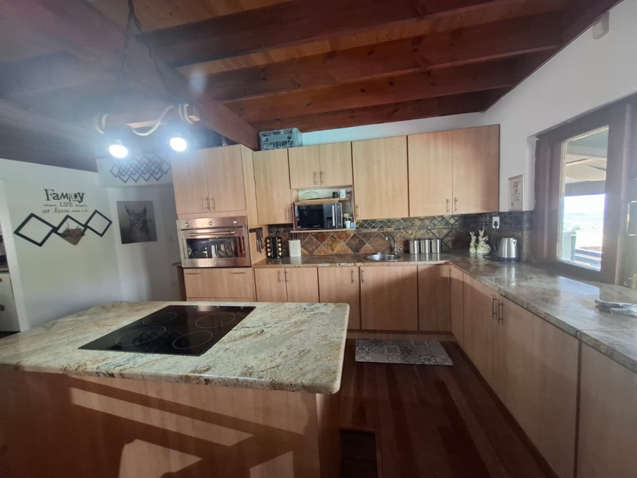 5 Bedroom Property for Sale in Waterkloof East North West